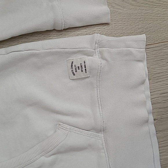 Roots Olivia Lightweight Half Zip - Picture 4 of 4